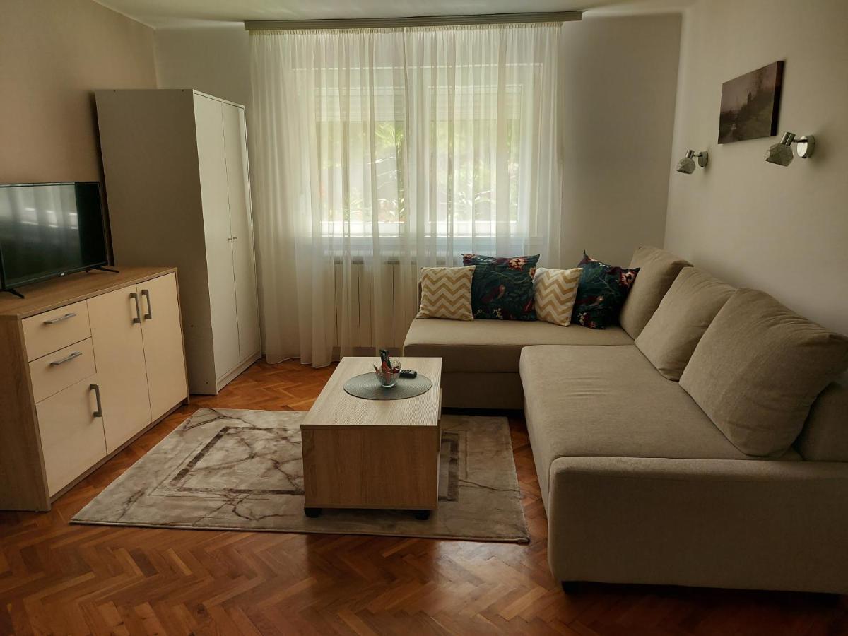 Apartment Holiday Vrnjačka Banja Dış mekan fotoğraf