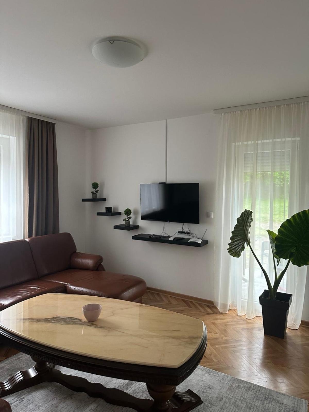 Apartment Holiday Vrnjačka Banja Dış mekan fotoğraf
