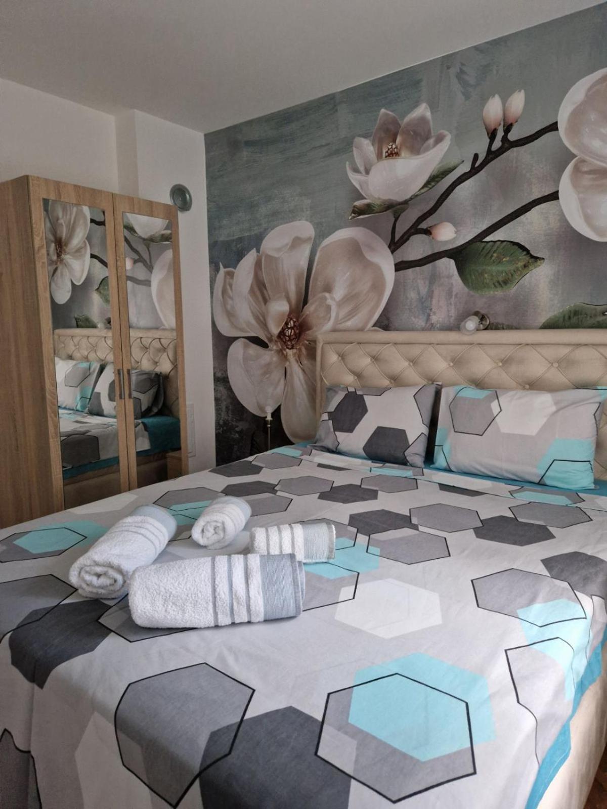 Apartment Holiday Vrnjačka Banja Dış mekan fotoğraf
